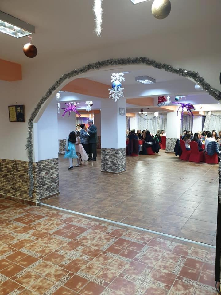 Vila Muntii Bucegi & Spa Bran  Ngoại thất bức ảnh