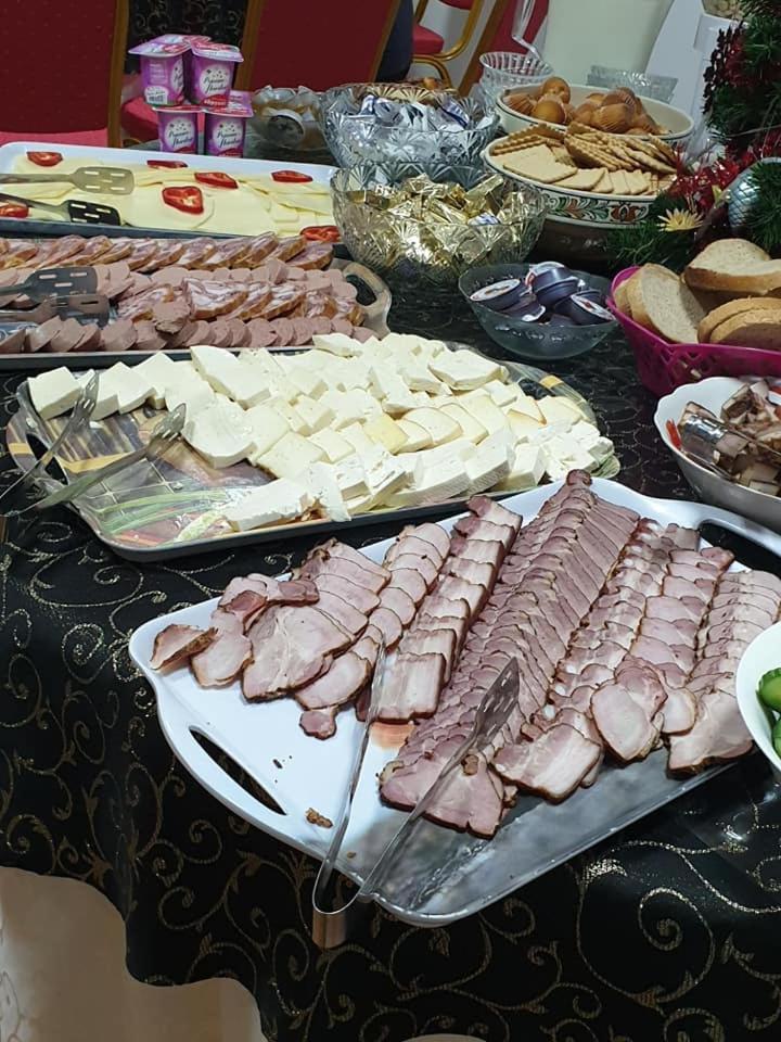 Vila Muntii Bucegi & Spa Bran  Ngoại thất bức ảnh